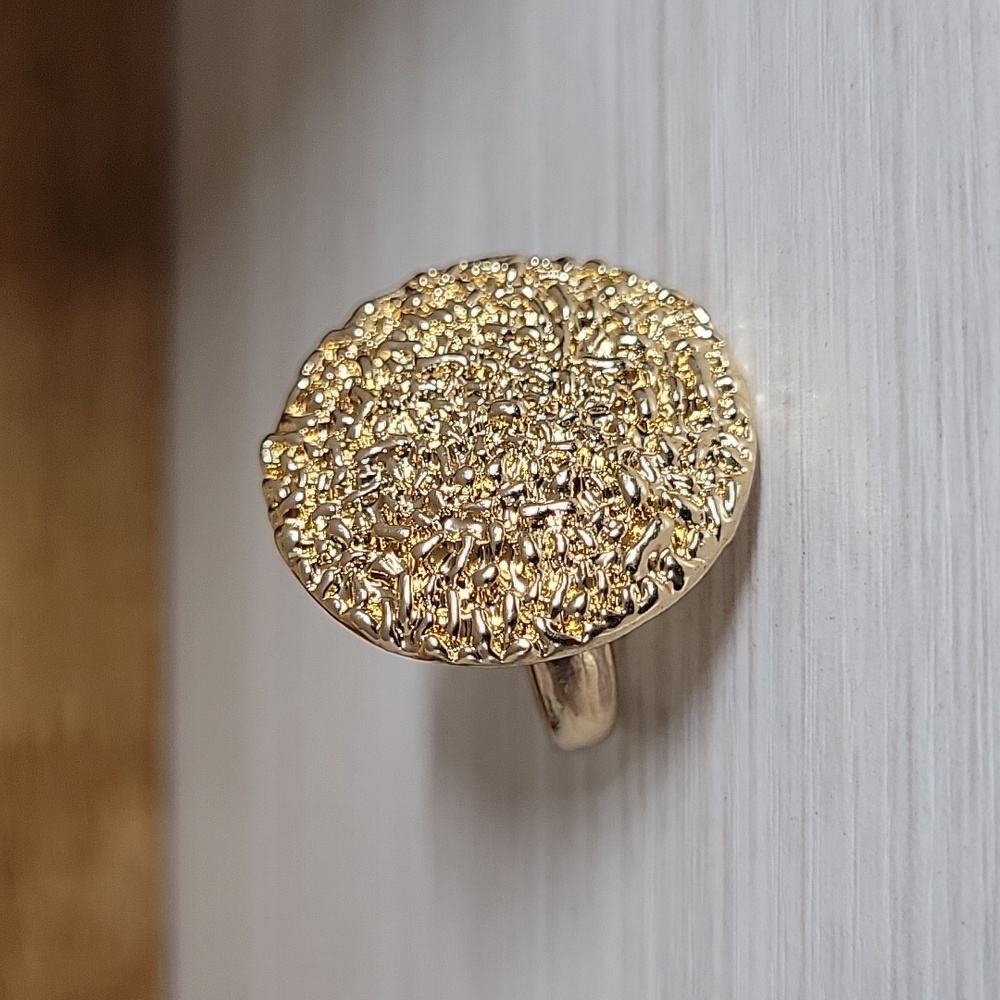BOLD PEBBLE TEXTURE RING